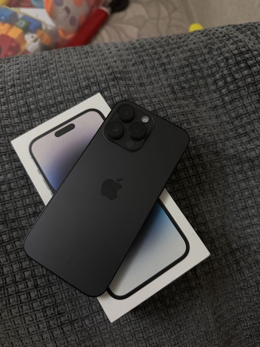 Продам Айфон 14 про макс
