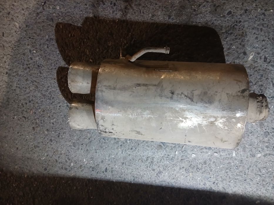 Выхлоп банка мерседес,ауди кете береды