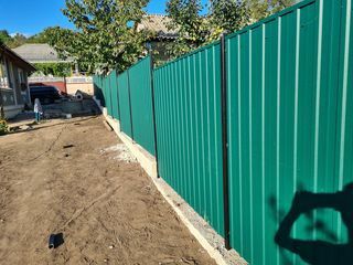 Construim garduri din sipca metalica, tabla cutata, plasa bordurata