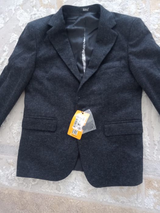 пиджак турецкий на мальчика 10-12 лет, 15000тг.