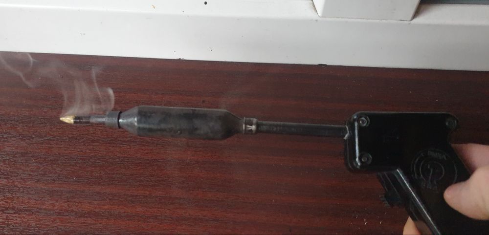 Pistol,ciocan de lipit rusesc