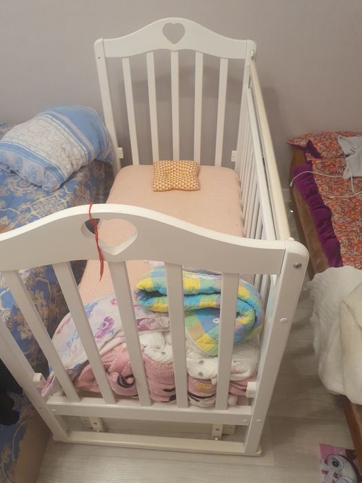 Продам детскую кроватку