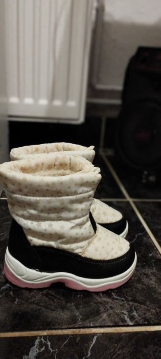 Cizme impecabile  de zăpadă Nr 27 + cadour 13,5 cm interior