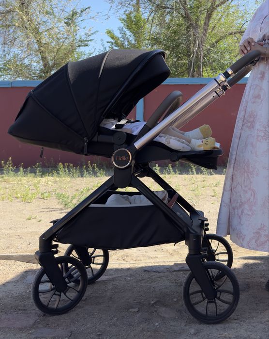 Продам коляску кидило д900