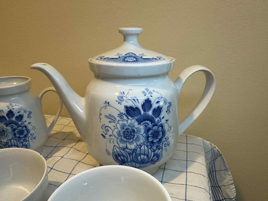 Порцеланов сервиз Китка