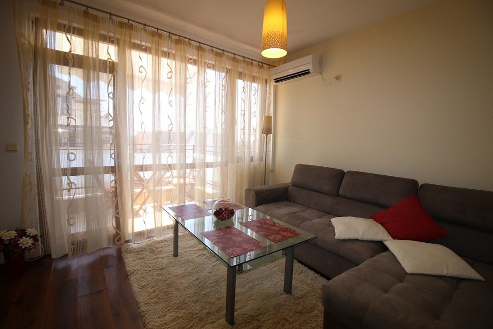 Дава се под наем Двустаен апартамент в Варна, Център - 60 кв.м за 433.5 € - Снимка #10