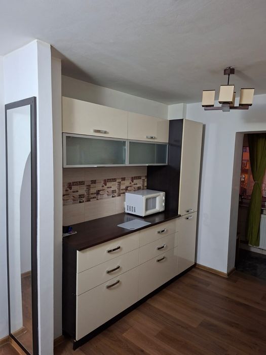 Apartament 2 camere decomandat et 2 gaz zona Calomfirescu  cu Eroii
