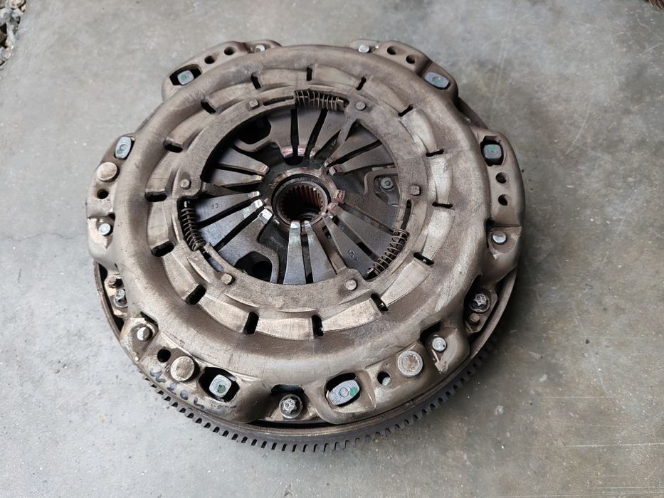 Kit ambreiaj volanta masa dubla mercedes w204 2.2d 500lei
