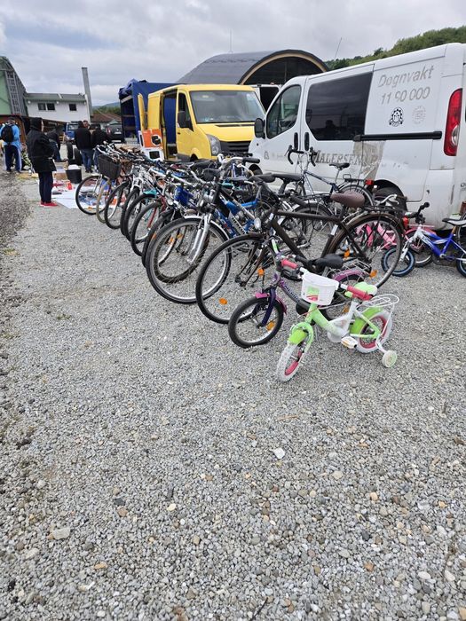 Vând biciclete second hand la preturi accesibile. Preturile incep  de la 300 lei info la tel 0756540521 sau 0742193033