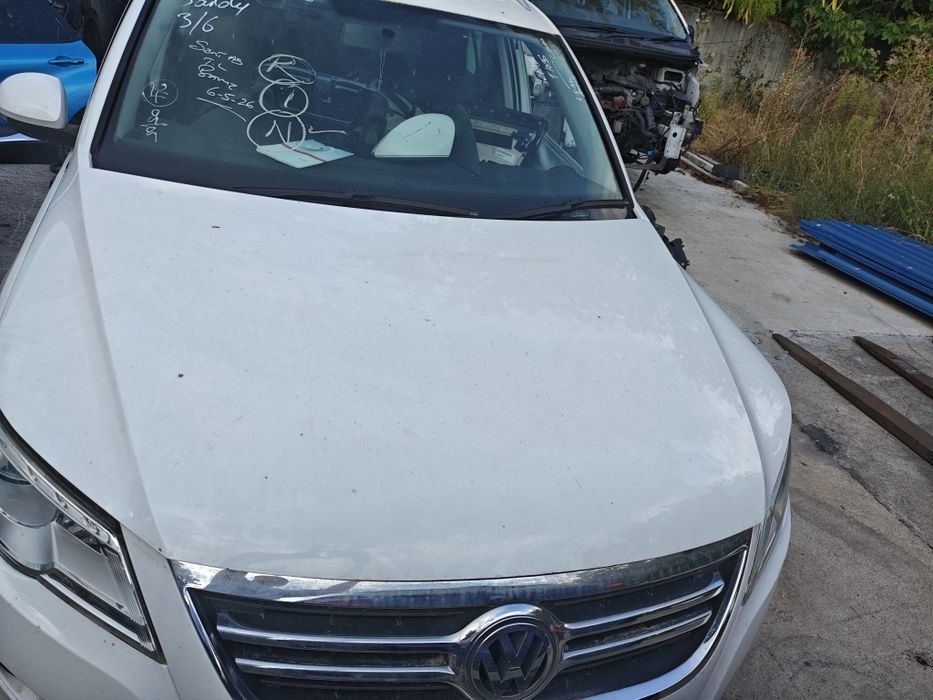 Преден капак за VW Tiguan