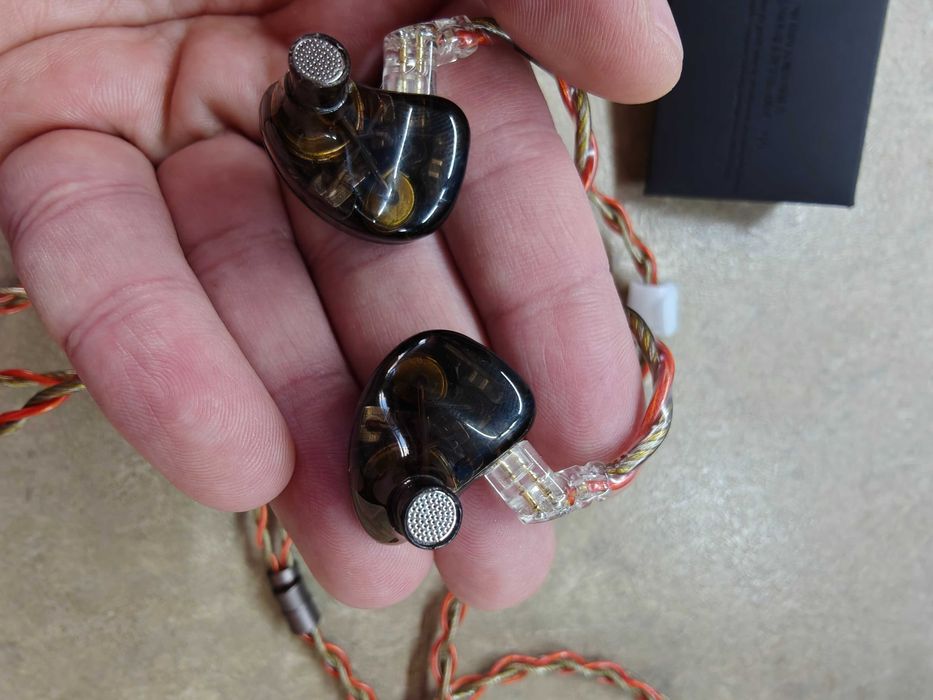 CCA Hydro – комплект с 4.4mm балансиран кабел