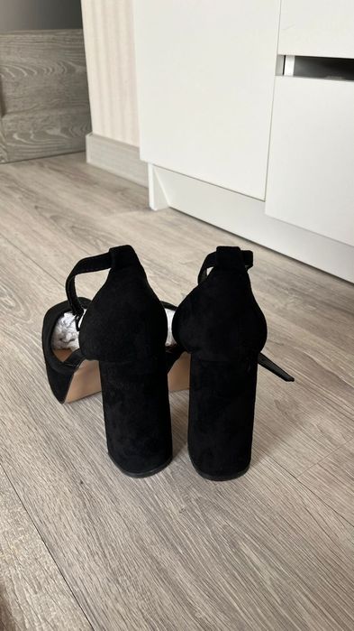 Продам туфли женские