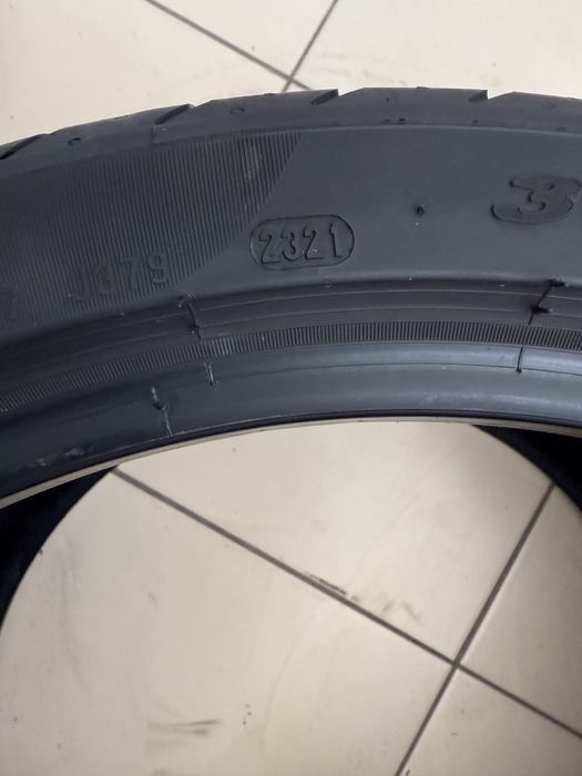 235/35/19 & 305/30/19 PIRELLI P ZERO