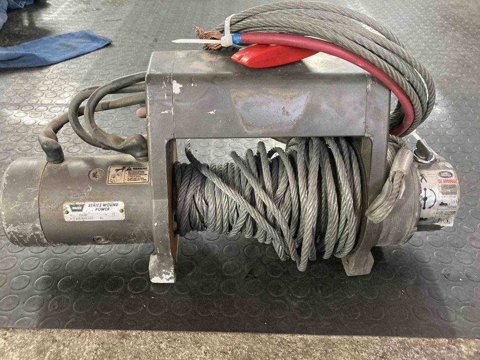 Лебедка WARN от Land Rover