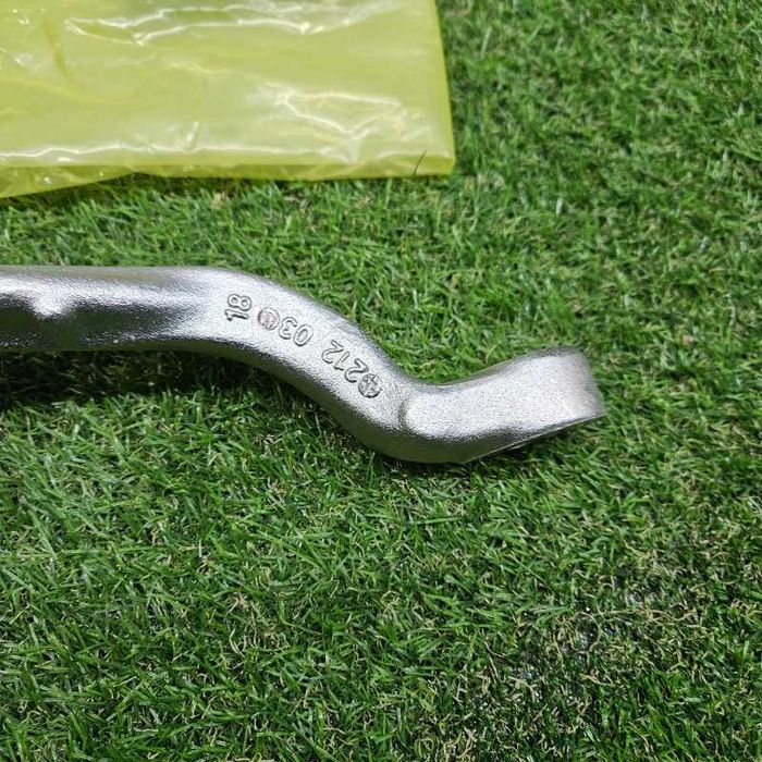 Поперечный рычаг Mercedes E W212 перед. лев.