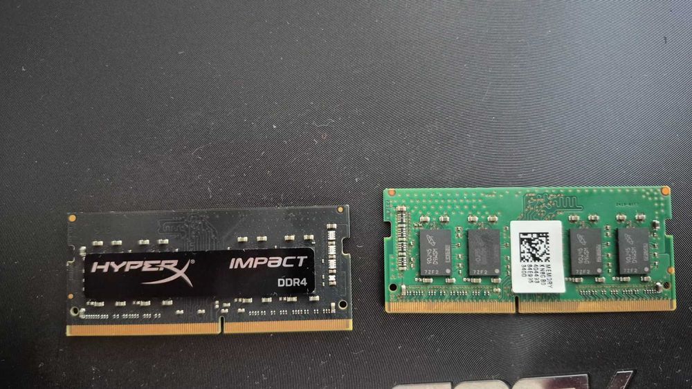 Продавам 2 бр. x 8 GB RAM DDR4