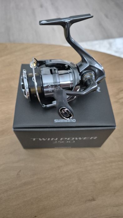 Shimano TwinPower 2500 FE. Produs nou !