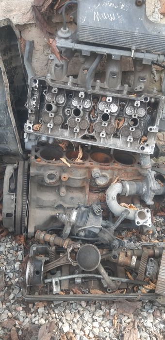 Мотор Карина е 1,6