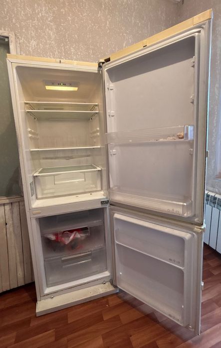 Холодилник марки лж