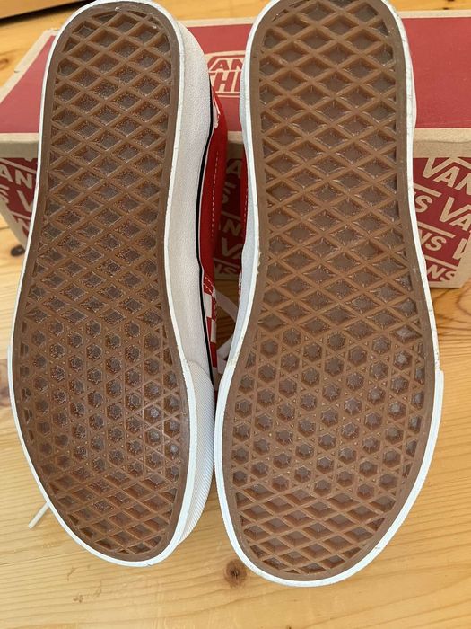 Кецове Ванс чисто нови 38.5 номер  Vans Era Checkerboard Racing Red