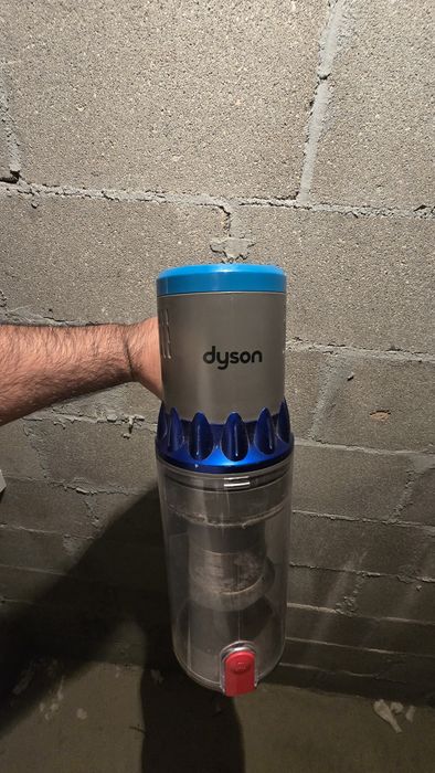 Продам пылесос dyson