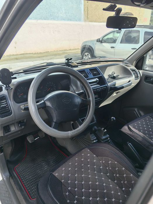 Aвтомобиль  Nissan Terano