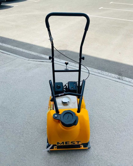 Виброплита бензиновый C90