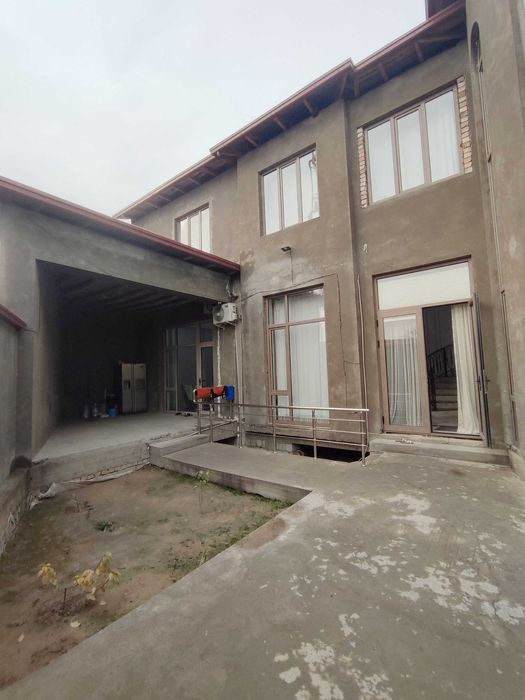 Просторный дом на 3 сотках — отличная локация!