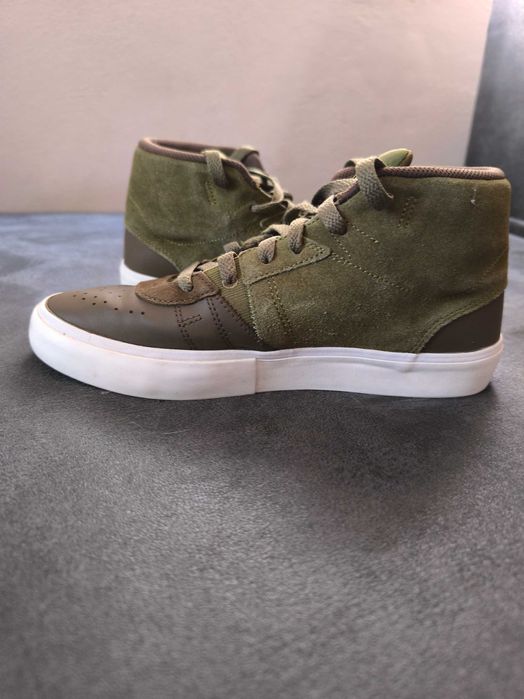 Sneakers Jordan Series Mid