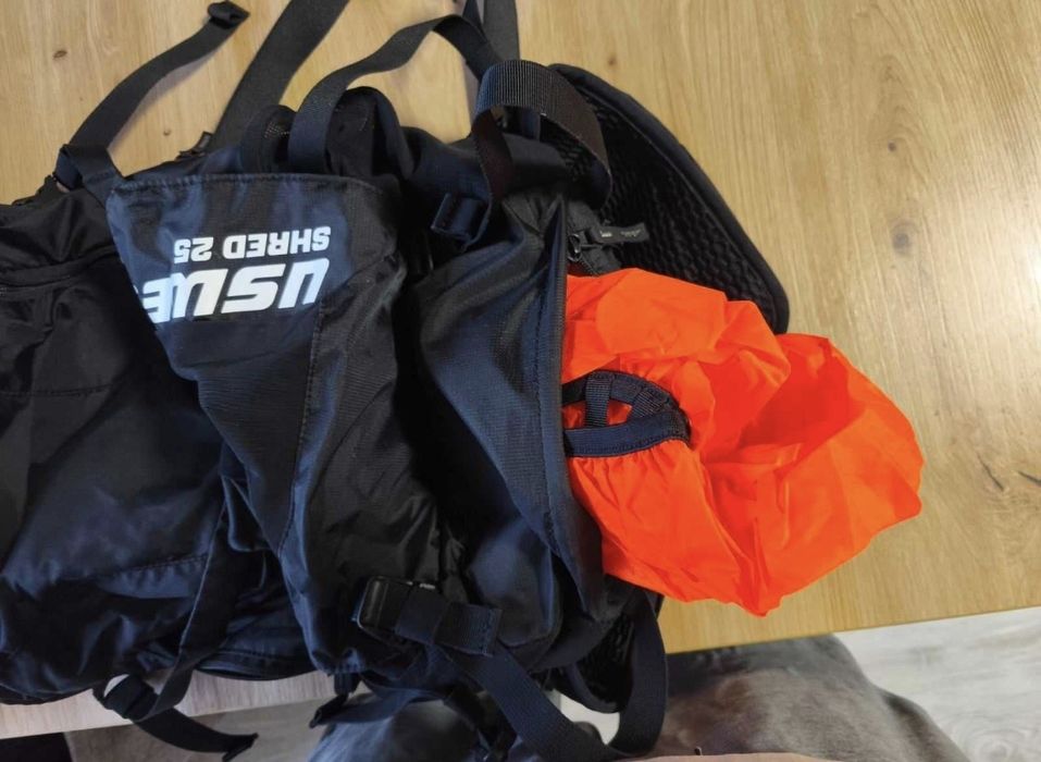 Раница за колоездене USWE SHRED 25 - Carbon Black колело вело