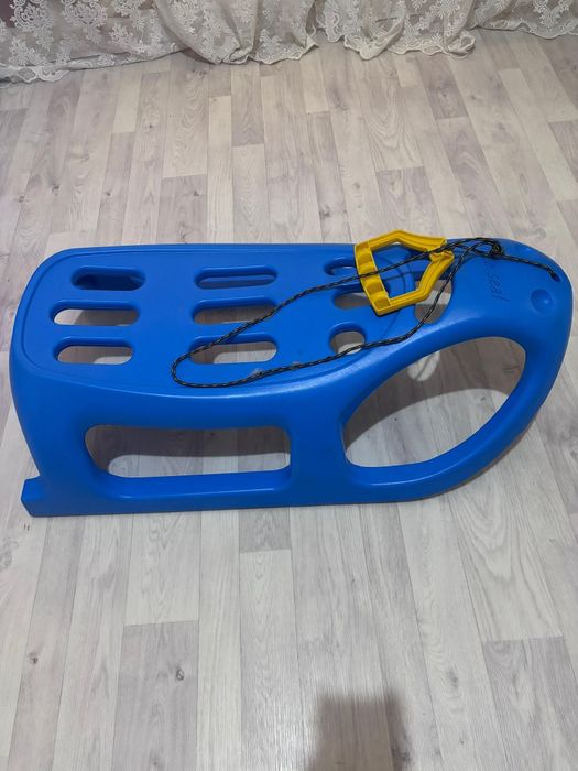 Продам санки 2 шт