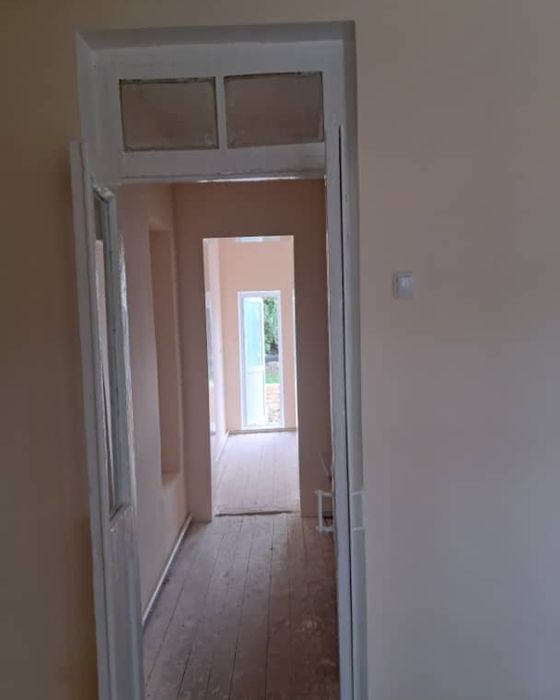 Котежд сотилади,тез ва арзон. Когон шахрида.  Марказида.