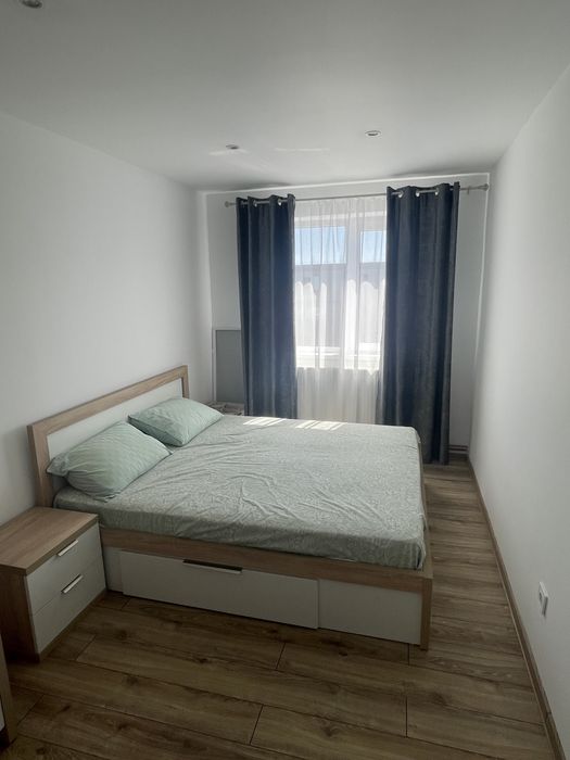 Apartament 3 camere , decomandat et 4/4 , orasul Filiasi .