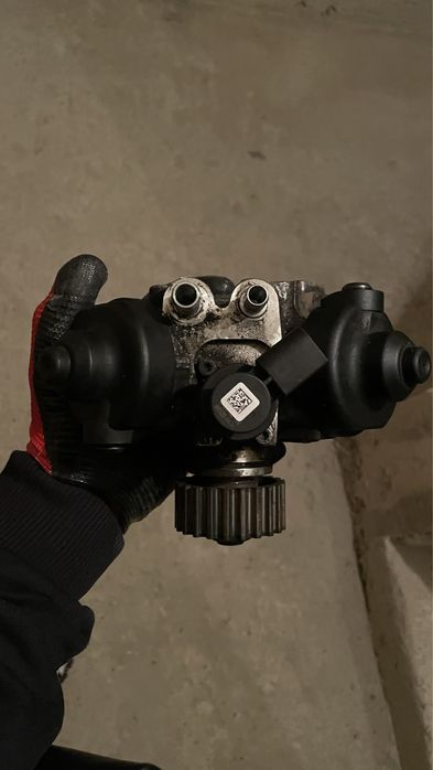 Горивна Помпа за ауди а4 б8 3.0d 2009