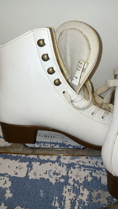 Фигурные коньки 38размер