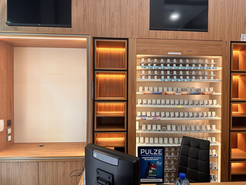 Дава се под наем Магазин в Русе, Център - 230 кв.м за 1000 € - Снимка #3