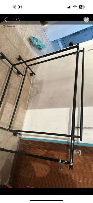 Вешалки стойки 2 штуки черные