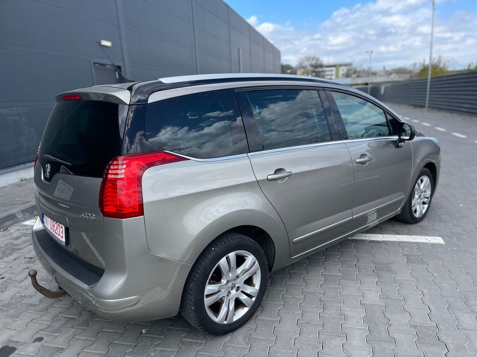 Vand peugeot 5008 1.6 benzina 156cp fabricatie 2012