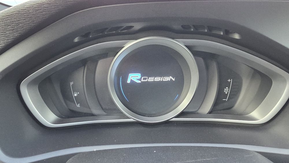 Volvo R- DESIGN V 40 An 2016 2.0 Diesel E6 Cash sau Rate