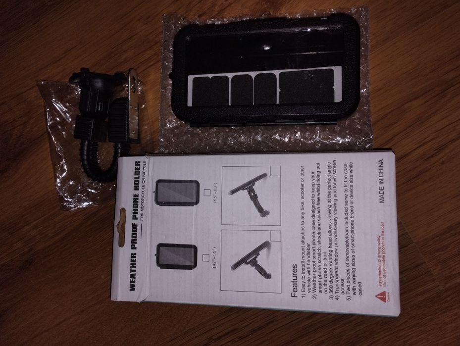 Suport pentru smartphone, cu prindere pe oglinda moto