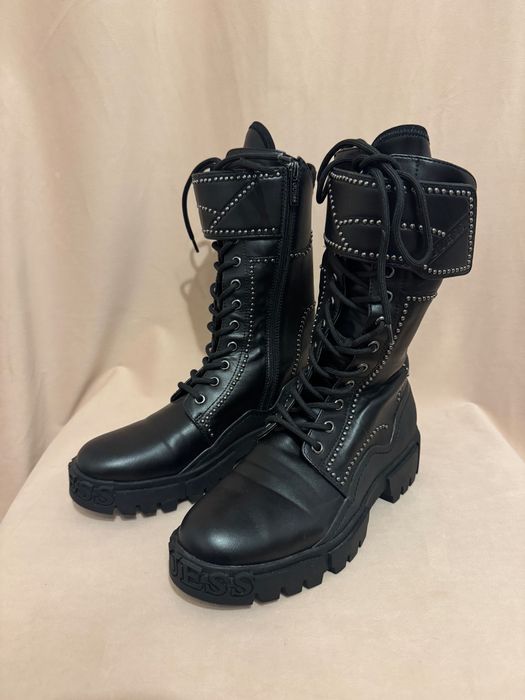 Ghete Guess negre de piele cu ținte