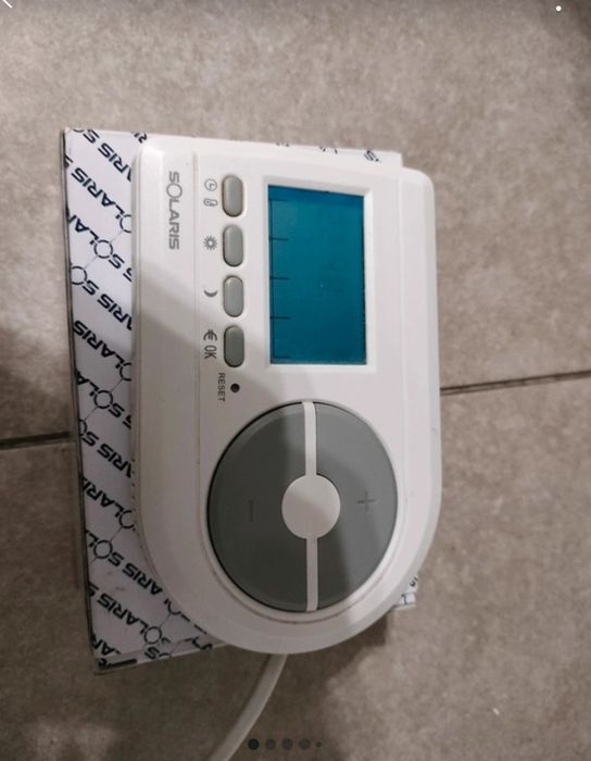 Termostat Solaris pe fir