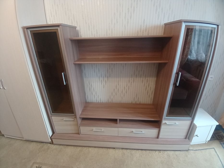 Продам стенка, горка для зала