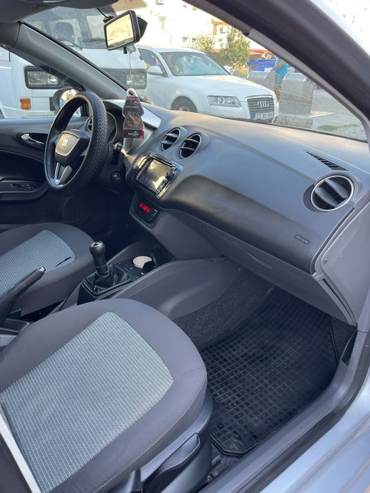 Vand seat ibiza 2010 1.2 benzina stare perfecta