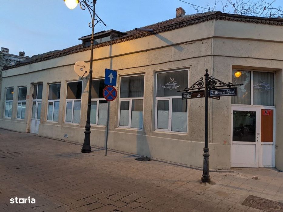 Peninsula , Piata Ovidiu , Cladire ideal birouri , restaurant