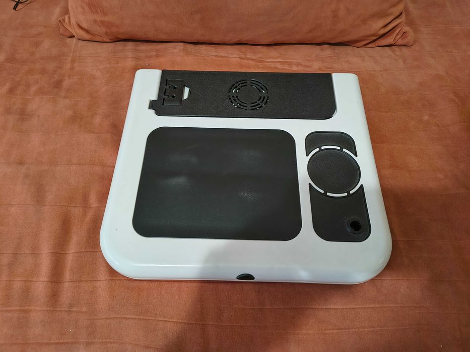 Масичка за лаптоп и органайзер за бюро