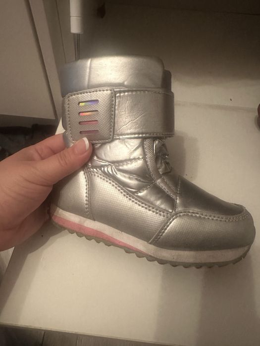 Продам детскую обувь