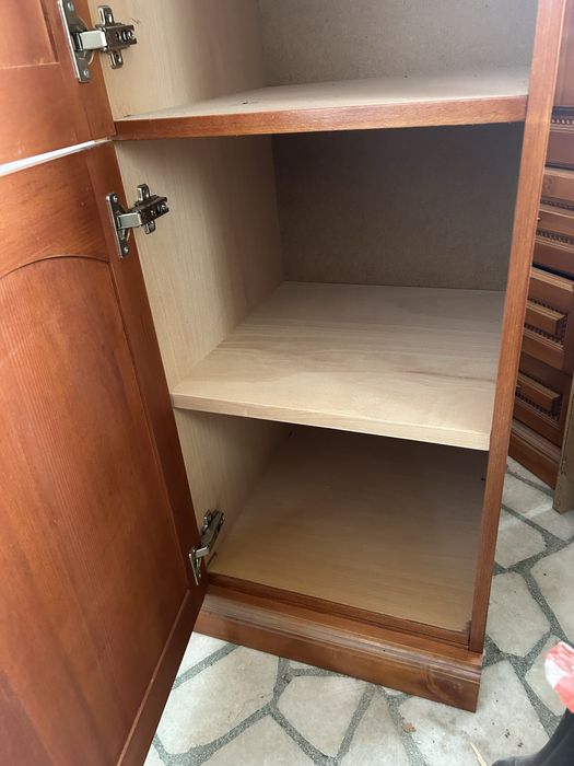 класически мебели – шкафове и скрин , много запазени нямат драскотина