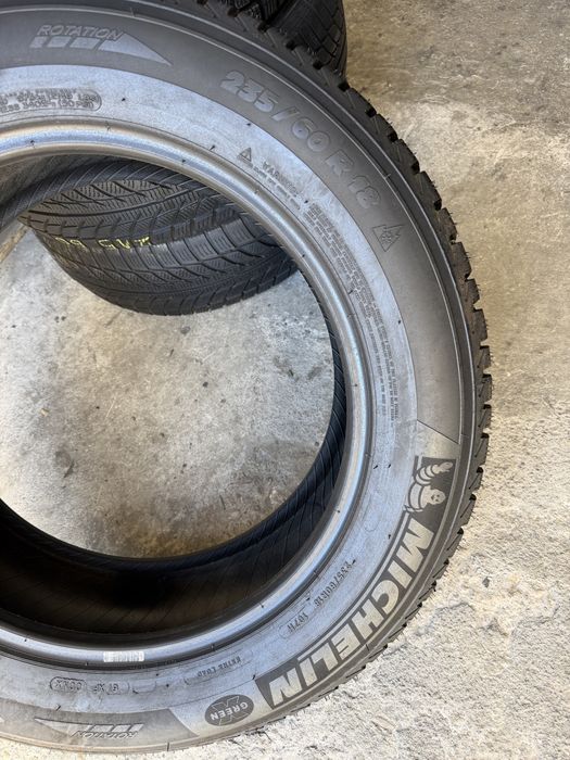 2 anvelope iarna profil NOU , 235/60/18 , Michelin , 8 mm !