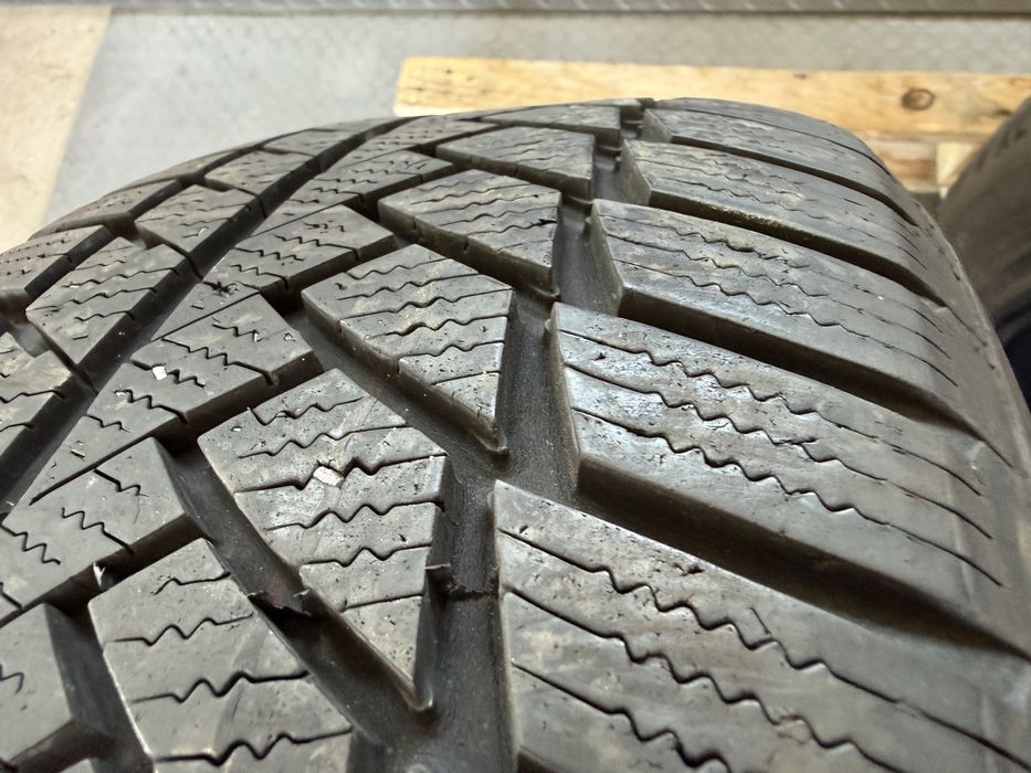 4бр. ОТЛИЧНИ Зимни Гуми С Борд 215/55R/17 XL -CONTINENTAL- DOT:1919- 7.5мм.+5.0мм.
